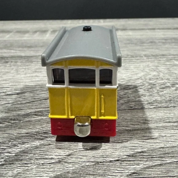 Thomas & Friends | Take-n-Play: Flora Tram (2009) - Collectible Die-Cast Train - Picture 3 of 8